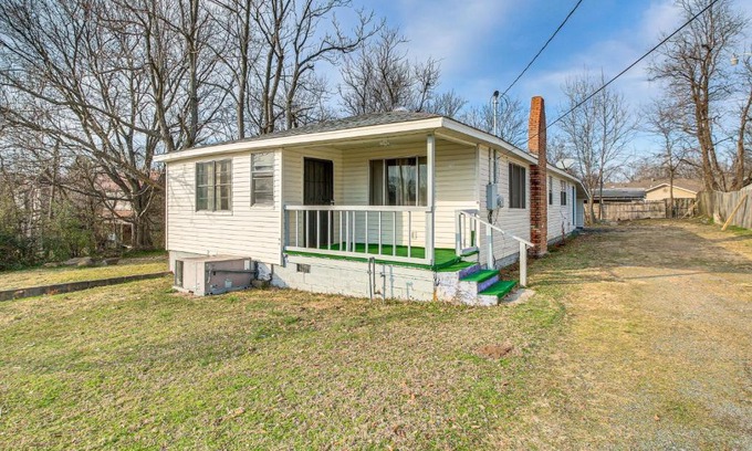 Downtown Little Rock Casa | Pet-Friendly Little Rock Home on Spacious Lot