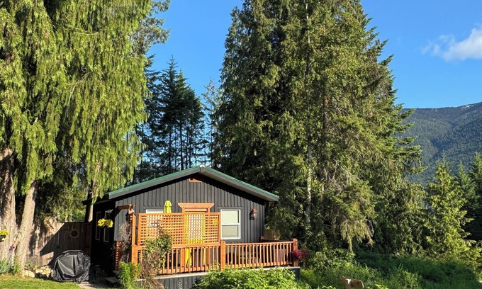 Proctor Cabaña | Se admiten mascotas con vistas a la montaña Kootenay Cottage para Two-250-551-1003