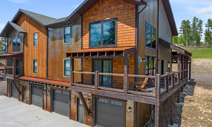 Lead Casa | Pet friendly! Newly finished duplex, hot tub, wifi, paved roads, pool access