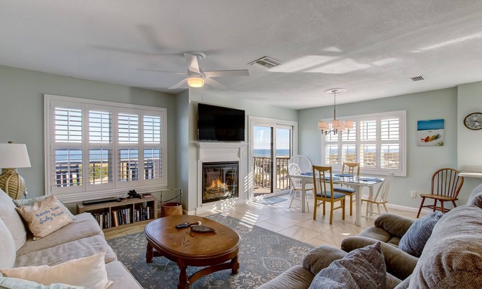 Amelia City Casa | Lujoso frente al mar Sailmaker 3 dormitorios Townhome con impresionantes vistas