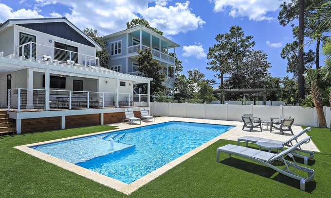 Grayton Beach Casa | Magnolia moderna de Grayton by Royal Destinations-Acceso a la playa enorme cerca de la piscina