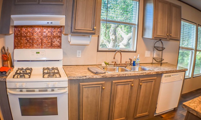 Port St. Joe Casa | Pet Friendly. Park your boat onsite. Fully Fenced in back yard!