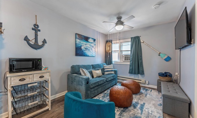 Cape May - Wildwood Condominio | Pet Friendly/Private Porch/Tub + NFLX 1BR 1BA