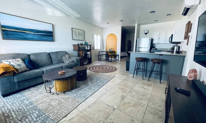 Nob Hill Casa | Pet Friendly! Private retreat in Nob Hill