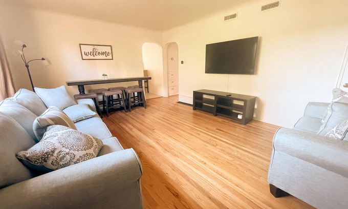 Highland Business Casa | Pet Friendly! Private Casita in Nob Hill