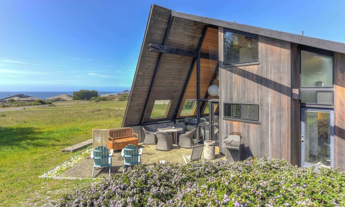 Sea Ranch Casa | Pet Friendly & Private Hot Tub