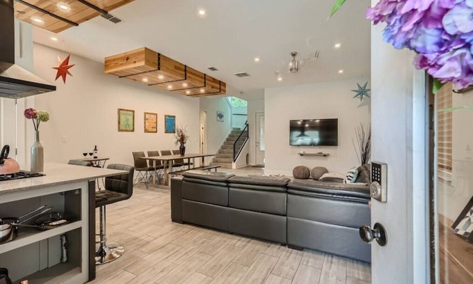 Barton Hills Casa | Pet Friendly Retreat with Lap Pool / Spa in the '04! Near SXSW Top Spots!