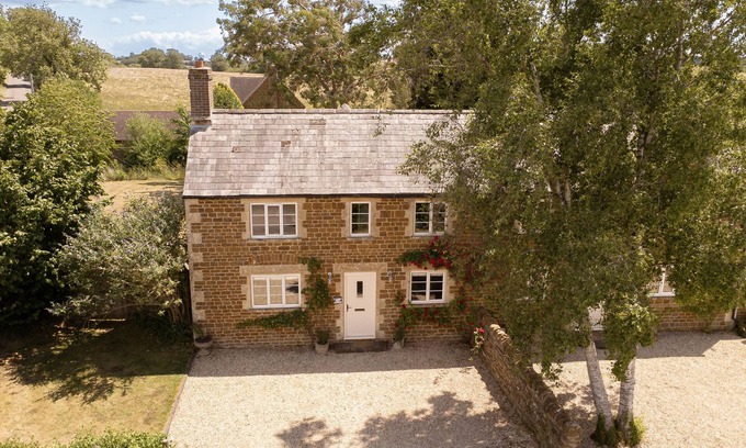 Hook Norton Cabaña | Pet Friendly Rural Cotswold Cottage - 1 Manor Farm Cottage