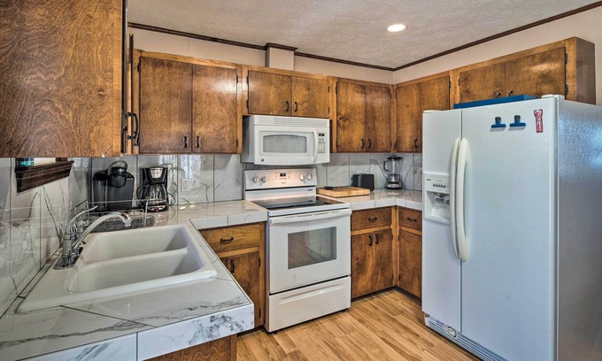 Saluda Cabaña | Pet-friendly Saluda Home w/ Mountain Views!