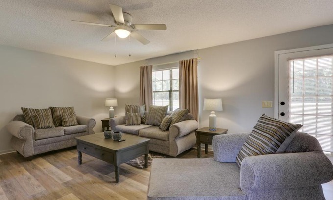 Slocomb Casa | Pet-Friendly Slocomb Vacation Rental with Sunroom!