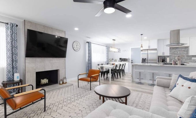 Clairemont Mesa Casa | Pet-Friendly SoCal Retreat Near Beach 3BD 2BA