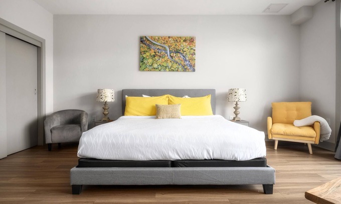 Westwood Place Apartamento | Pet Friendly Studio King Suite | 100