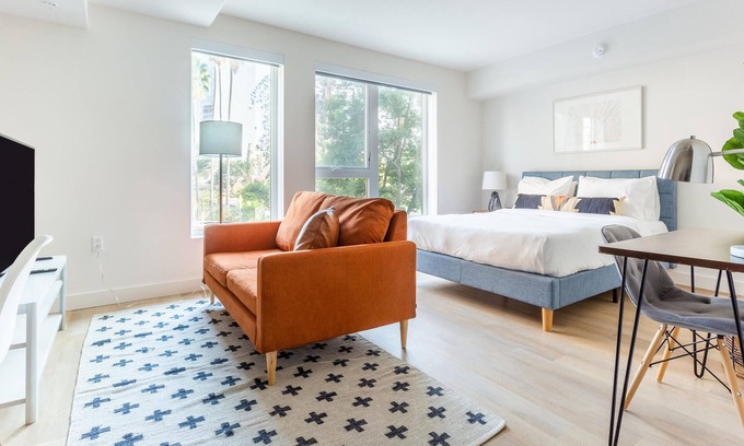 Westlake Apartamento | Pet-Friendly Studio in Los Angeles + Rooftop Pool