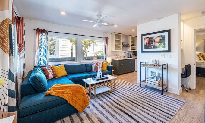 Travis Heights Casa | Pet Friendly Stylish & Central Bungalow, Walkable!