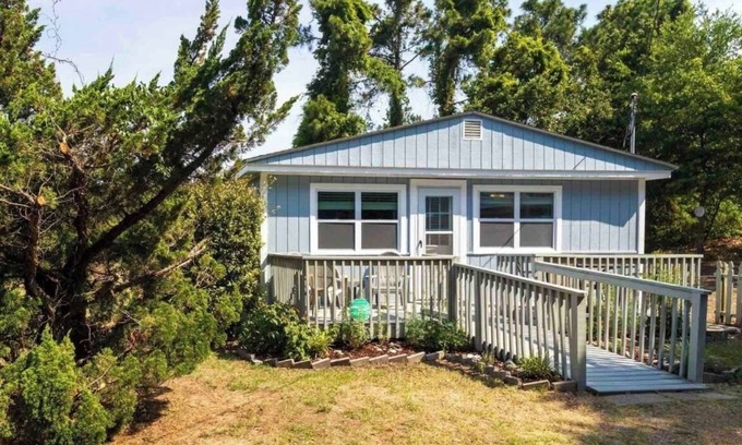 Kitty Hawk Cabaña | Pet friendly ~ TheWrightCottage