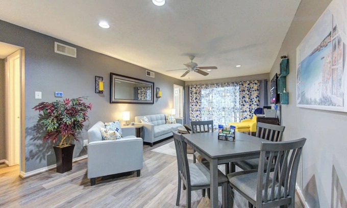 Walden on Lake Conroe Condominio | Pet Friendly | Trails, Pickleball & Water Rentals