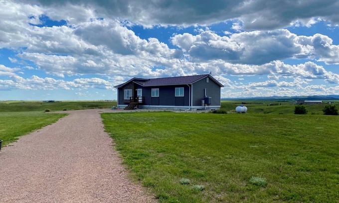 Hermosa Casa | Pet friendly tranquil country haven with modern comfort.