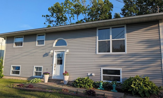 Stellarton Apartamento | Pet Friendly Two Bedroom Apartment in the town of Stellarton.