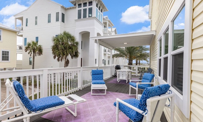 Inlet Beach Casa | Pet Friendly 2 Bedroom Townhome in Inlet Beach, Gulf Views, 2 King Beds!