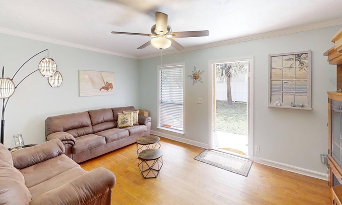 Open Sands Casa | Pet Friendly Near Emerald Beach Short walk to Beach Free Golf Every Day!