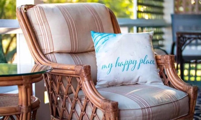 Colington Casa | Pet Friendly~Walk to the Beach or Sound~Bikes~Vintage and Original