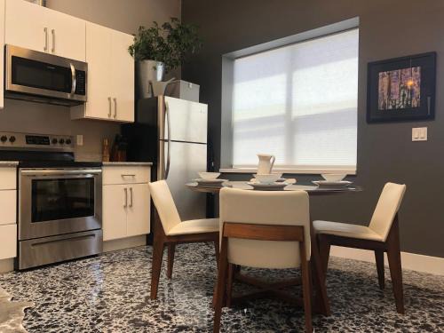 Petaluma Apartamento | Petaluma Warehouse Lofts, Unit B