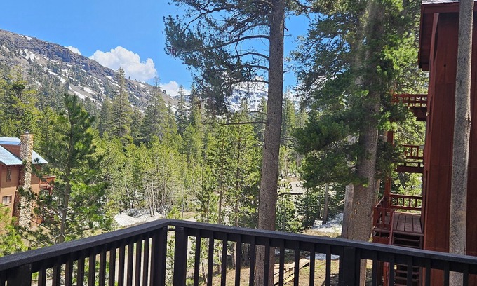 West Meadows Cabina | Pete's Place Kirkwood Mountain View Cabin - Flying Wedge South