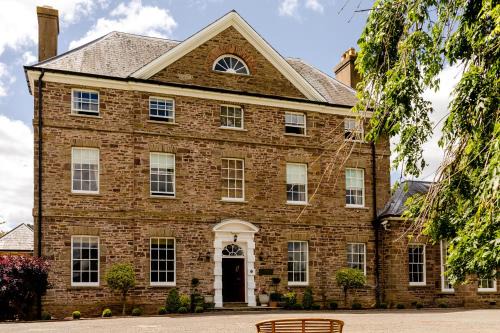 Llanhamlach Casa | Peterstone Court Country House Restaurant & Spa