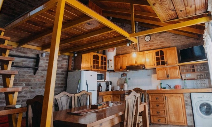 Maipu Casa | PetFriendly Loft in Maipú near wineries and vineyards, with garden and parking space.