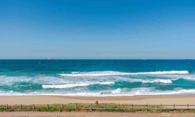 Umdloti Condominio | Petfriendly, Umdloti Beachfront Escape Inverter