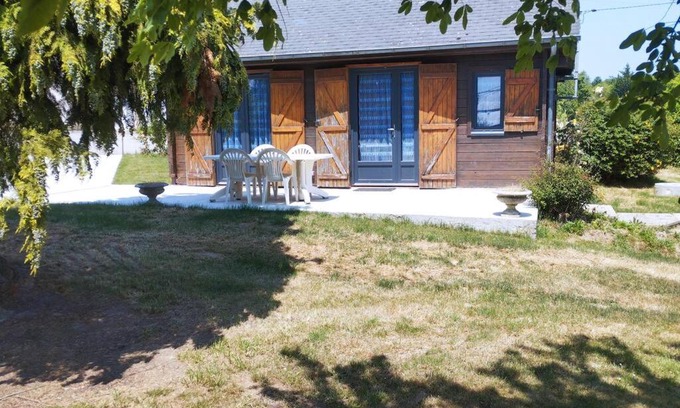 Meillac Chalet De Esquí | Petit chalet à la campagne