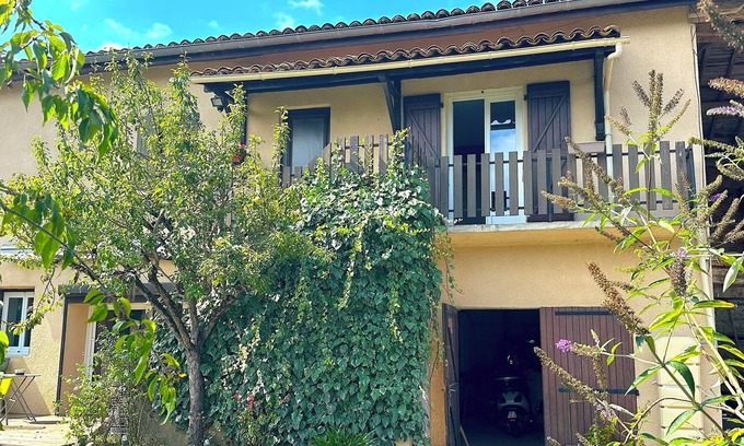 Ventenac Cabaña | Petit Coin de Verdure au Cœur D'un Petit Village Ariégeois