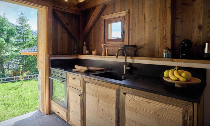 Saint-Gervais-les-Bains Chalet De Esquí | Petit Mazot La Chandelle - romantic mountain stay for 2 - OVO Network