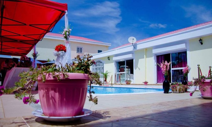 Ambohibao Casa | Petite Flower Guest House