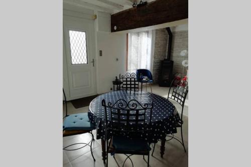 Chateau-Renard Casa | petite maison de ville toute équipée