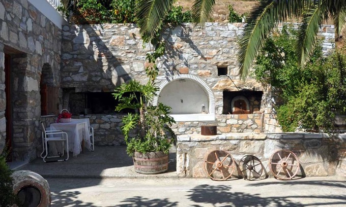 Taxiarchis Casa | Petrino