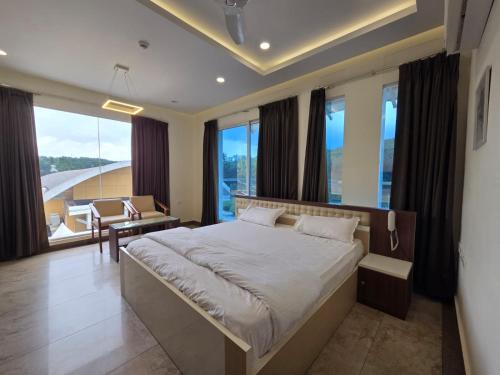 Perumbavoor Cabina | PetRose Event Centre Suites