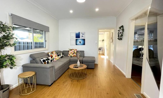 Rosebud Casa | Pets Friendly Beachside Paradise House Rosebud