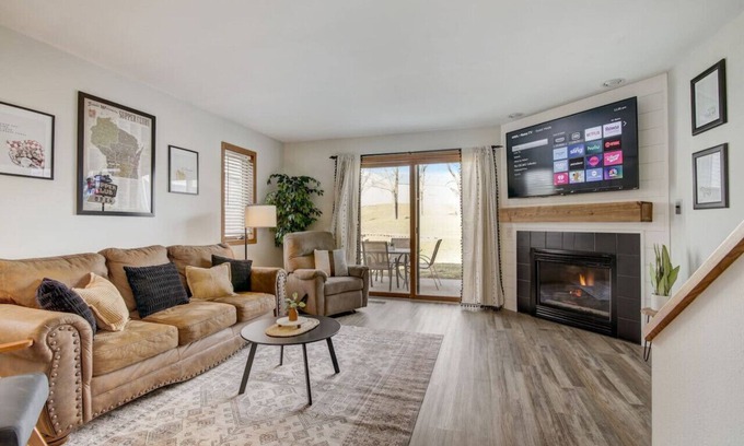 Lake Delton Condominio | Peyton's Place at Tamarack - Great Location!