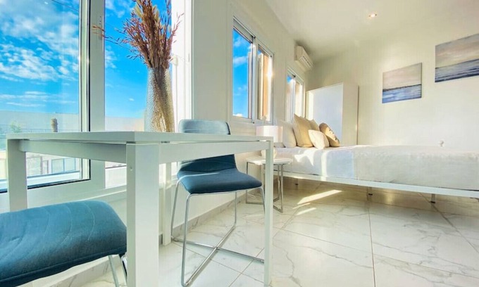 Paphos Apartamento | Phaedrus Living : Luxury Flat Lighthouse 75