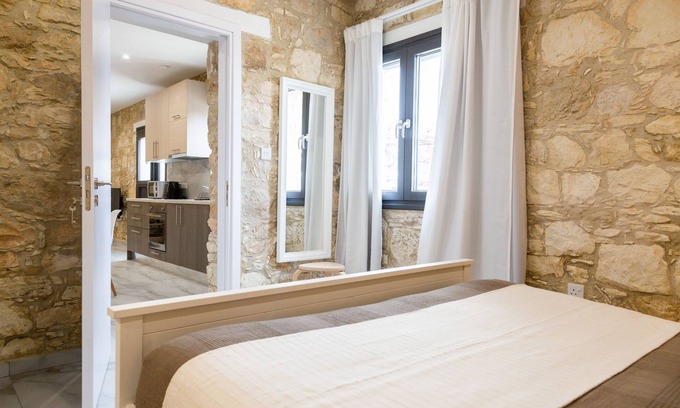 Armou Casa | Phaedrus Living Luxury Stone House Armou