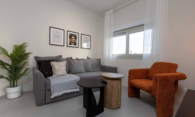 Nicosia Apartamento | Phaedrus Living: Mini Art House Kahlo