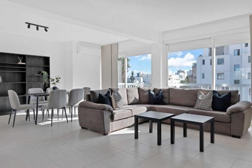 Lykabittos Apartamento | Phaedrus Living: Romanou Modern City Center Flat