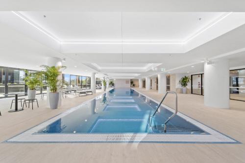 Phillip Apartamento | Phillip 2-Bed: Chic Interiors Amazing Amenities