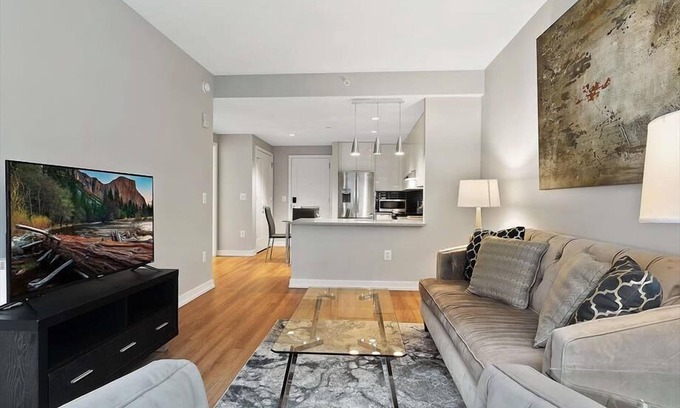 Center City West Apartamento | Philly 1BR w/ Deck | nr Rittenhouse Square & Schuylkill Banks
