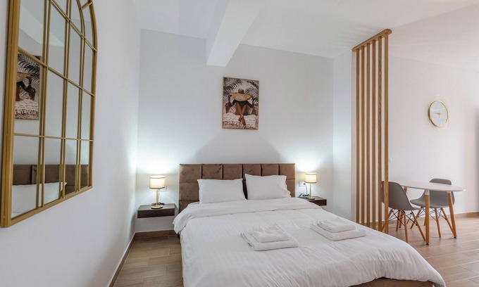 Qender Apartamento | Philoxenia Apartments Saranda - Studio Apartment with King bed