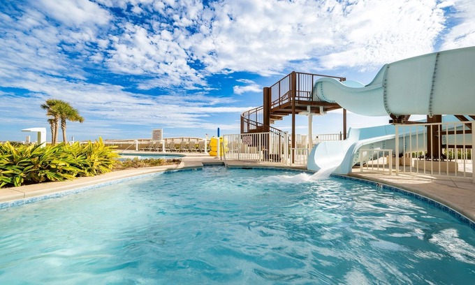 Orange Beach Condominio | Phoenix Gulf Towers 805 4 Bedroom Condo by RedAwning