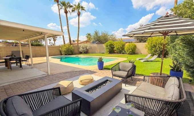 North Mountain Casa | Phoenix Retreat Family Pool, Fire Pit Golf
