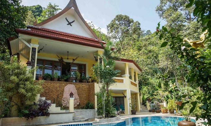Ban Sakhu Villa | Phuket Poolvilla en el jardín tropical cerca de las playas de Phuket