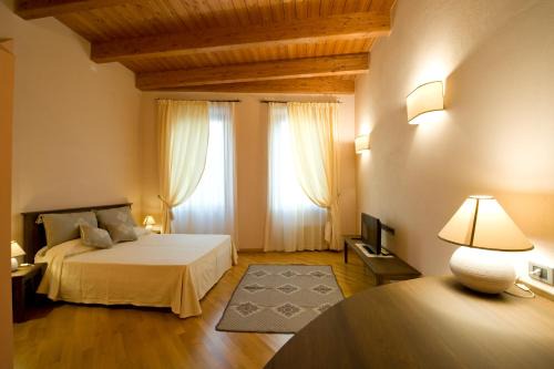 Santa Caterina Casa | Piazza Azuni 18 Guest House